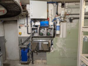 Foto einer Kundenanlage im MIlchviehbetrieb. Schaltzentrale der Bejola-Sprühnebel-Anlage